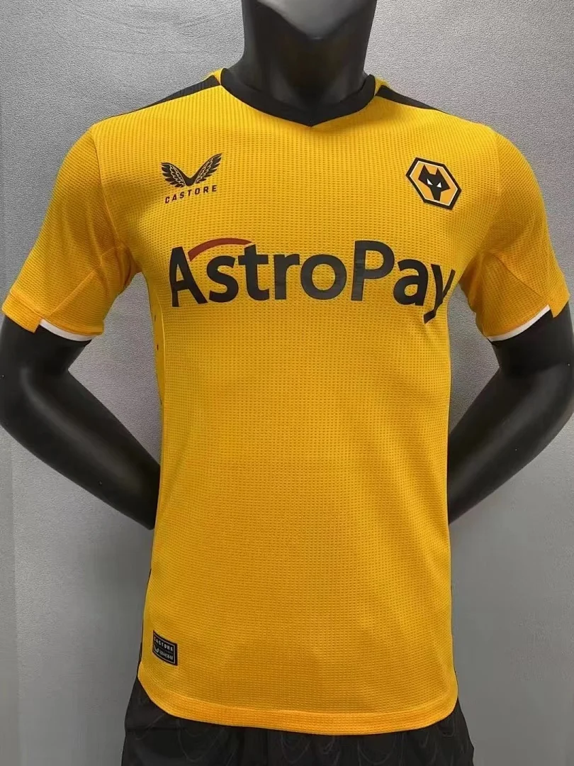 22 Wolves Home - view 1
