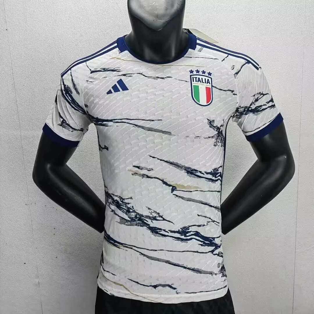 23 Italy Away - view 1