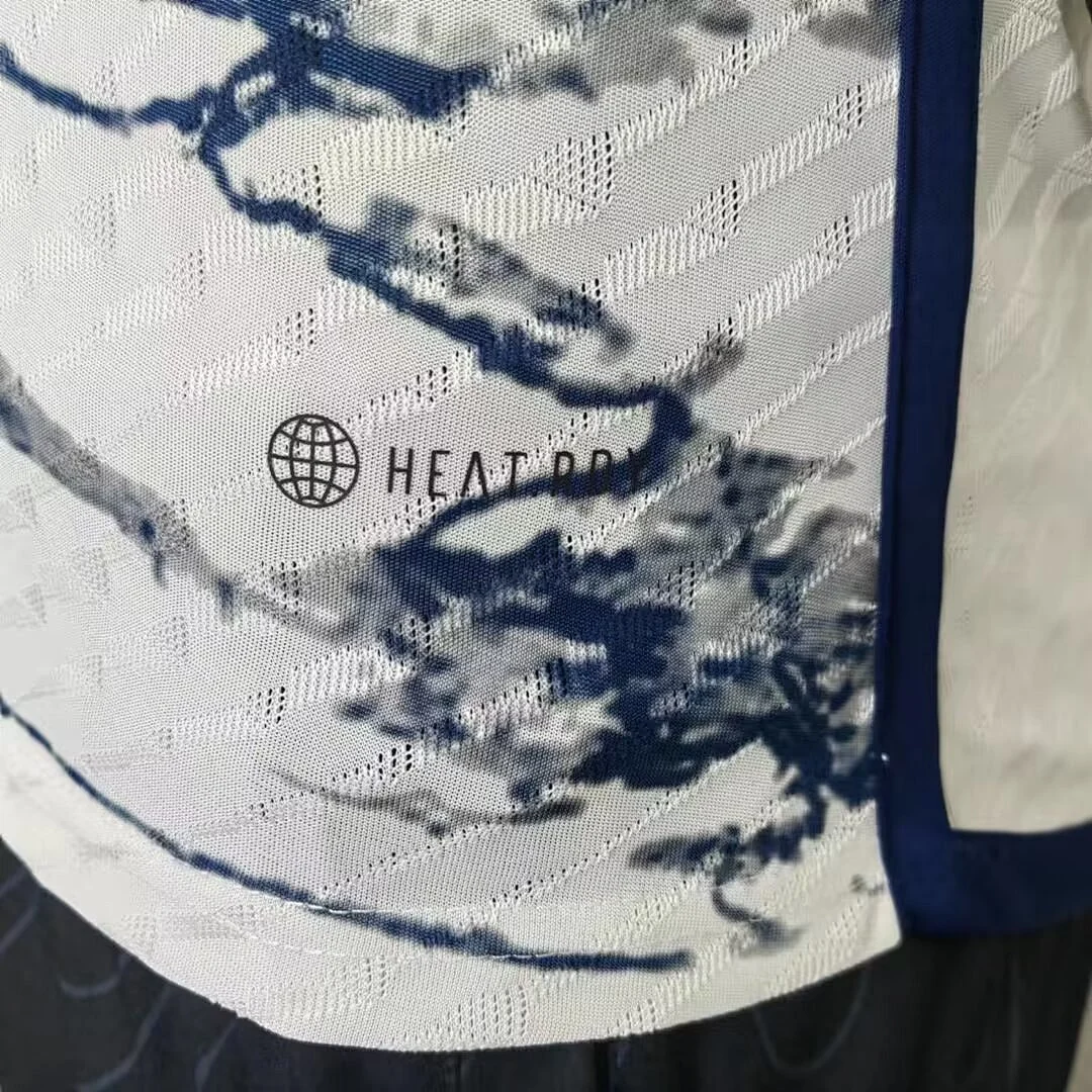 23 Italy Away - view 3