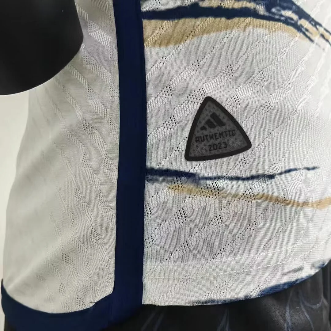 23 Italy Away - view 6