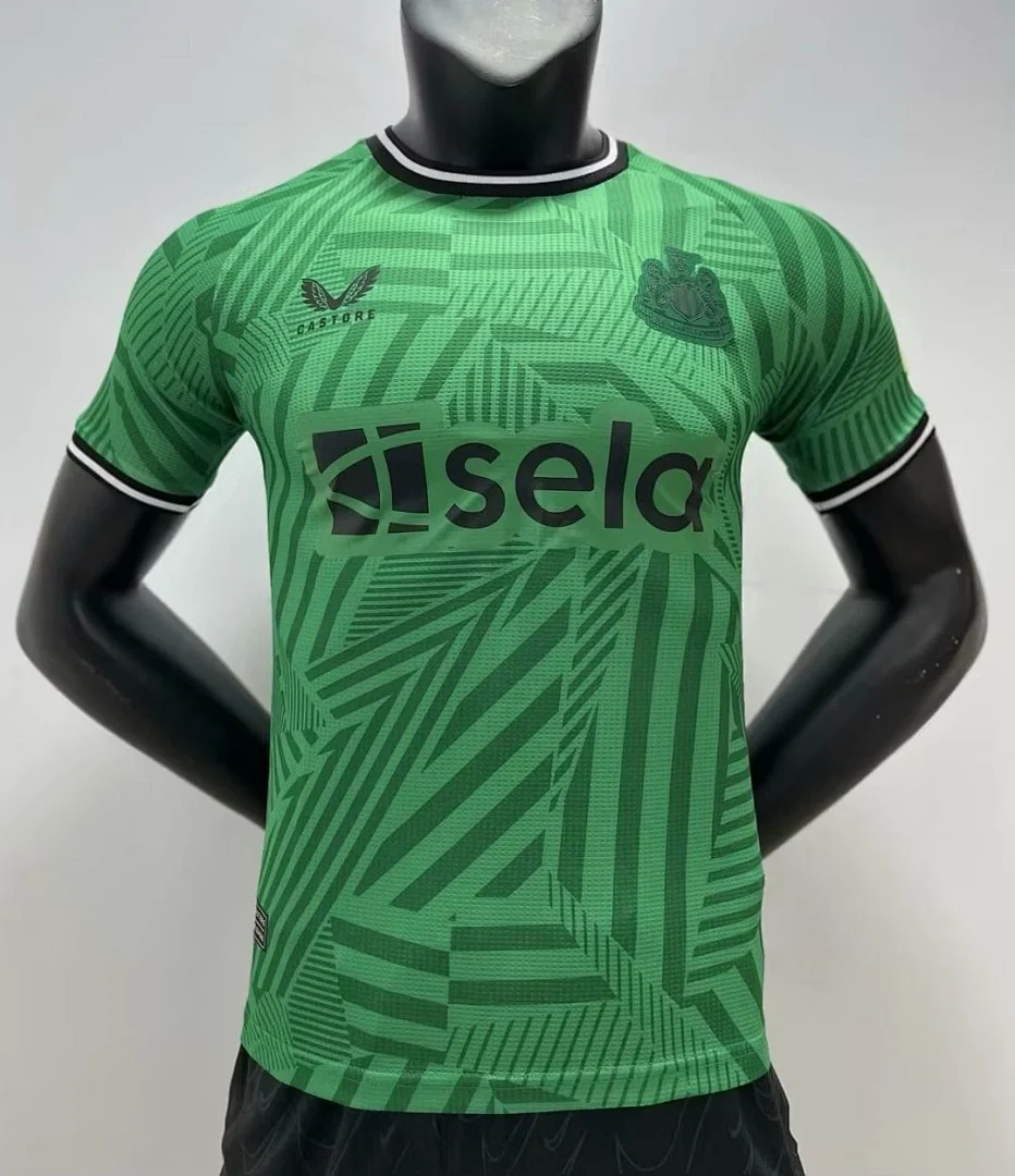 23 Newcastle Away - view 1