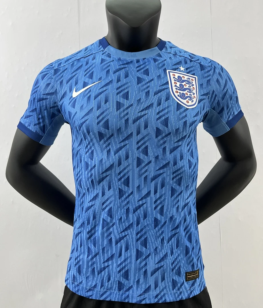 24-25 England - view 11