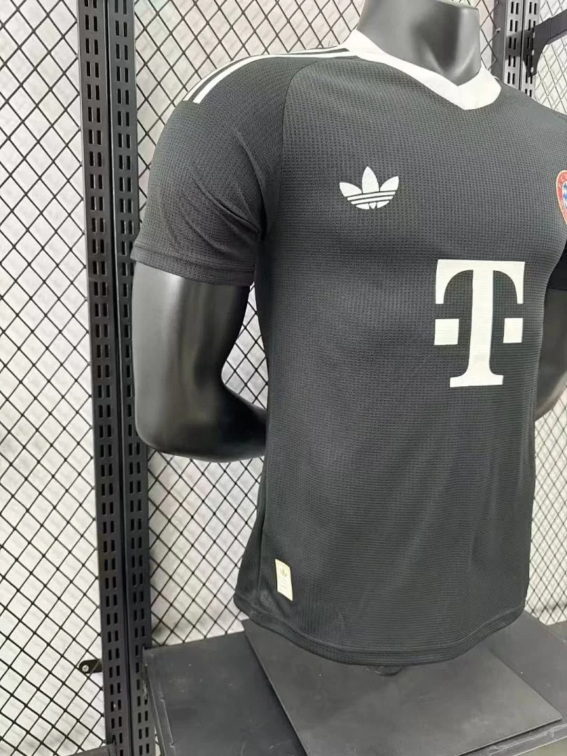 2425 Bayern Munich Goalkeeper Kit S-2XL - view 6