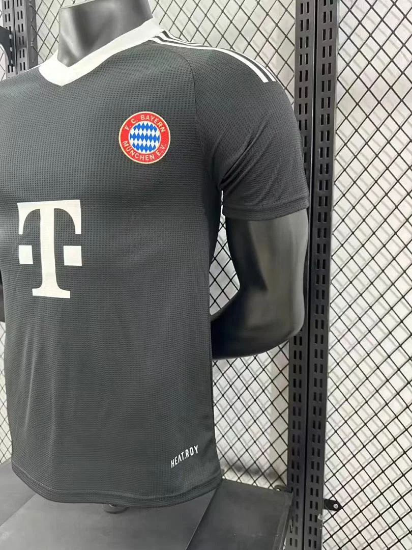 2425 Bayern Munich Goalkeeper Kit S-2XL - view 7