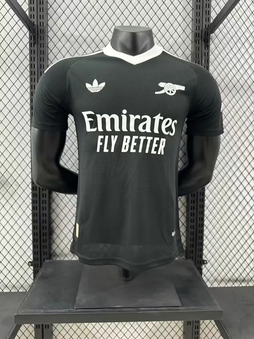 2425 Arsenal Goalkeeper Kit S-2XL - view 1
