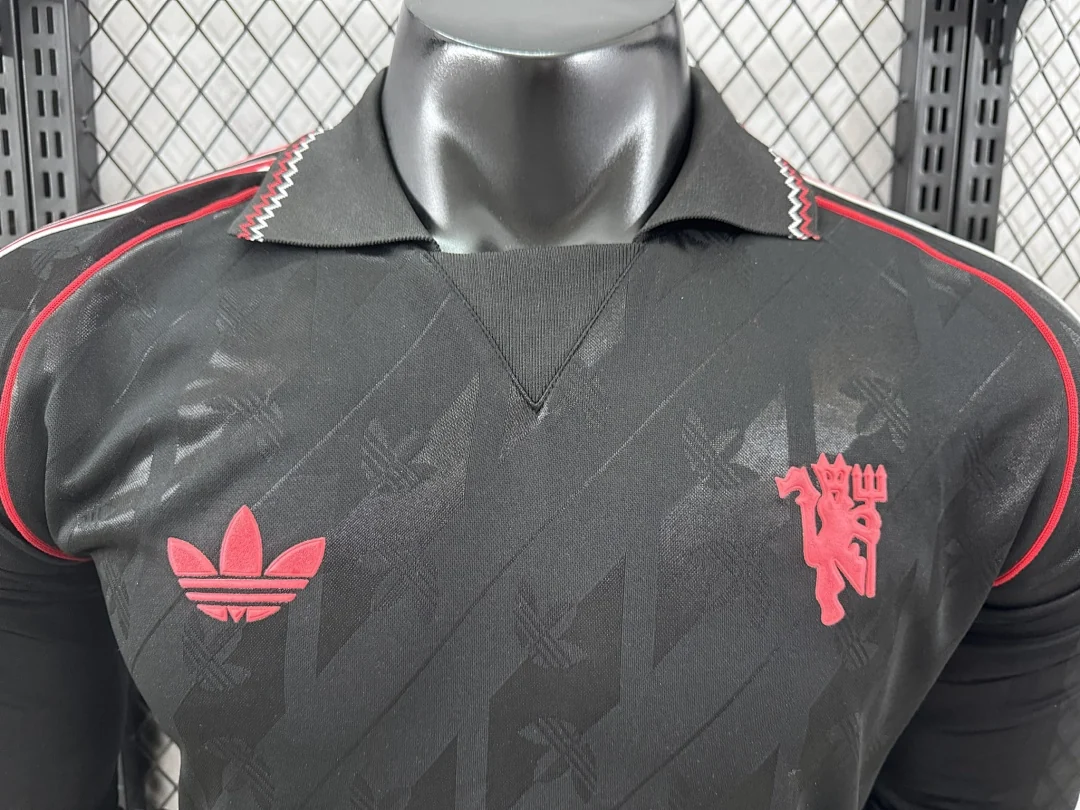2425 Manchester United Retro Long Sleeve S-2XL - view 3