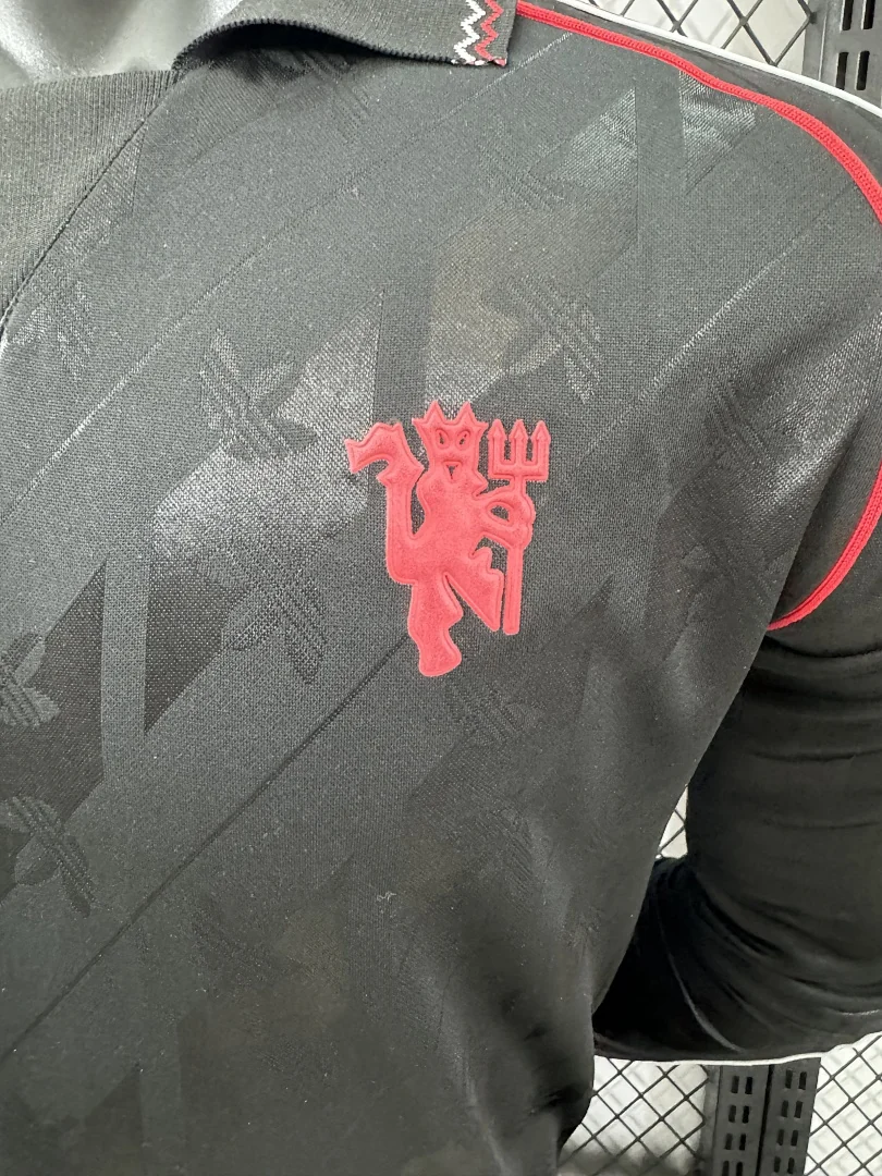 2425 Manchester United Retro Long Sleeve S-2XL - view 5