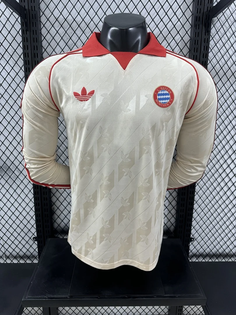 2425 Bayern Munich Long Sleeve Retro S-2XL - view 1