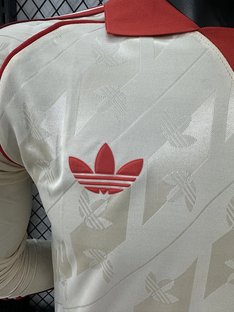 2425 Bayern Munich Long Sleeve Retro S-2XL - view 4