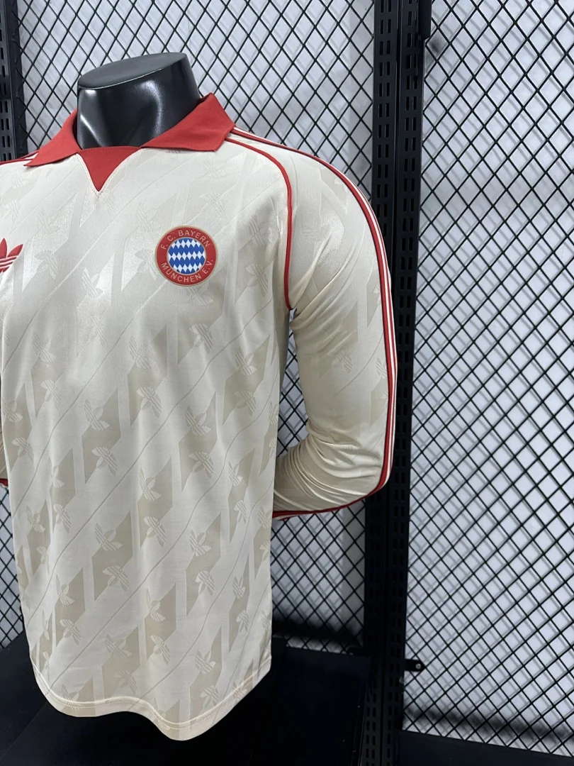 2425 Bayern Munich Long Sleeve Retro S-2XL - view 7