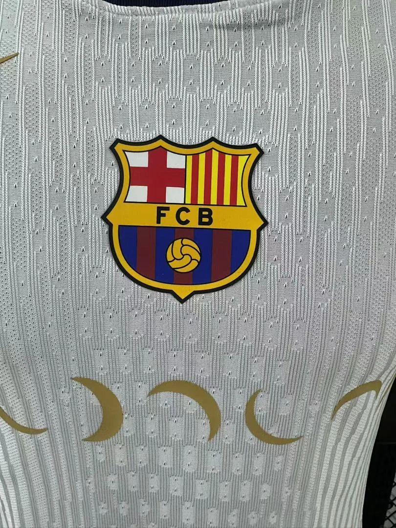 Barcelona White Special Edition S-2XL - view 3
