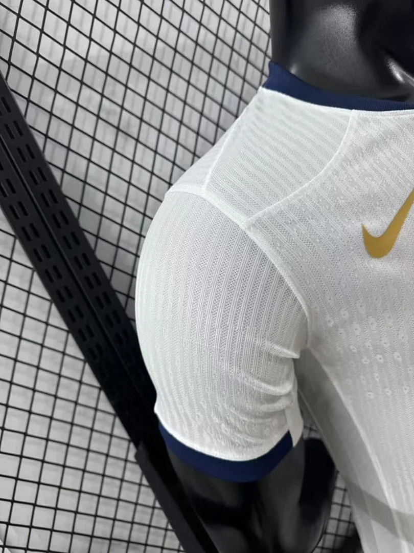 White Barcelona Special Edition S-3XL - view 8