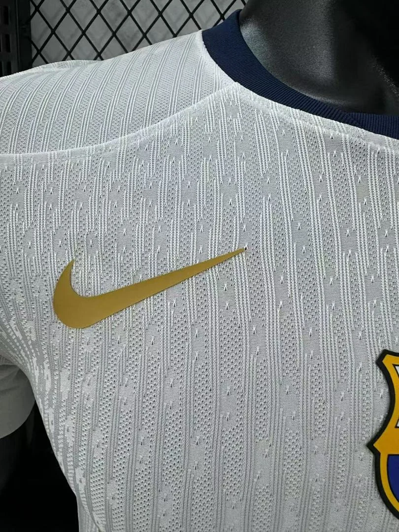 White Barcelona Special Edition S-3XL - view 4