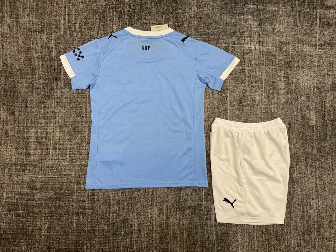 25-26 Manchester City Home - view 2