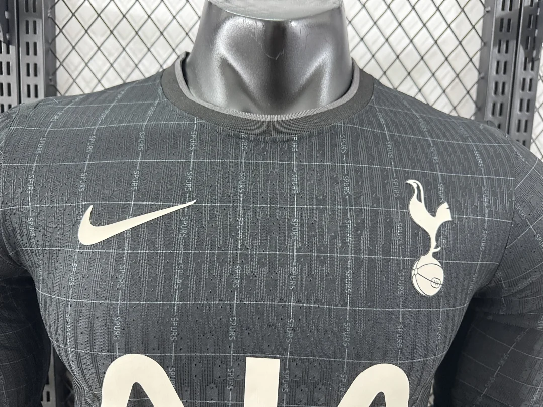 2526 Tottenham Hotspur Long Sleeve S-2XL - view 3