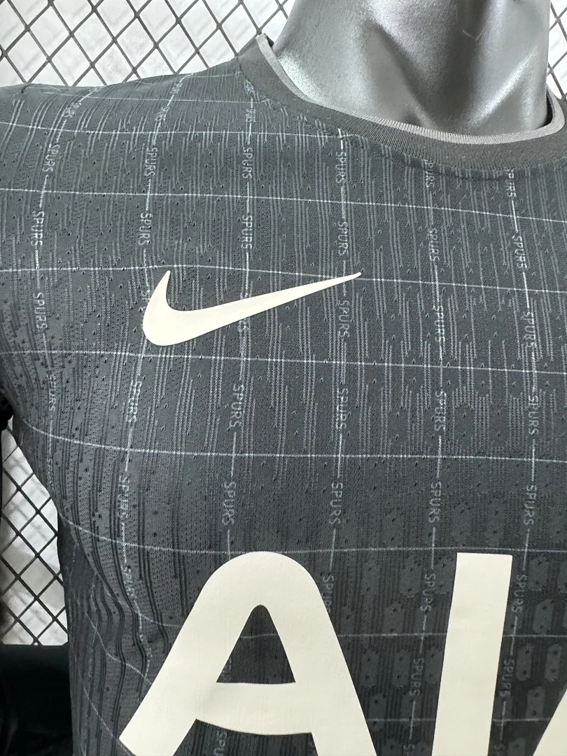 2526 Tottenham Hotspur Long Sleeve S-2XL - view 4