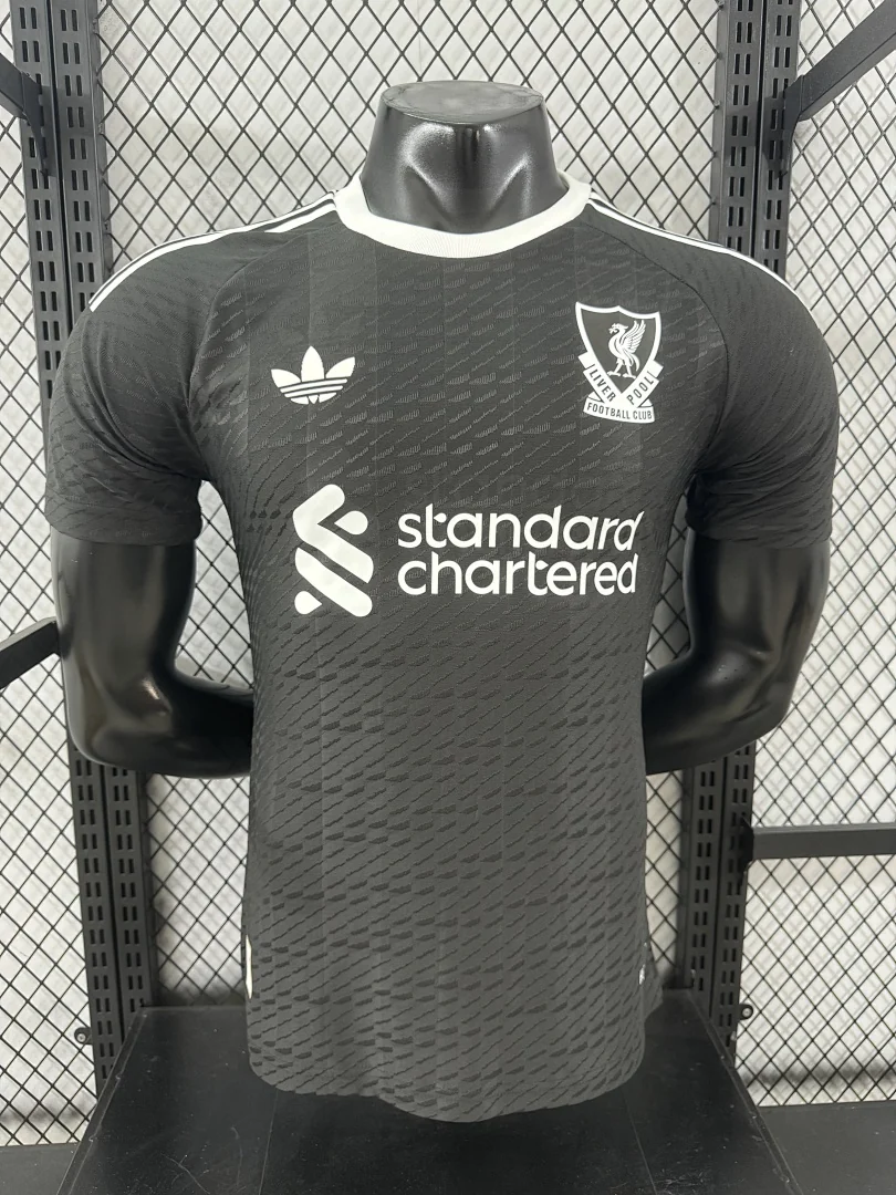 2425 Liverpool Goalkeeper S-2XL - view 1