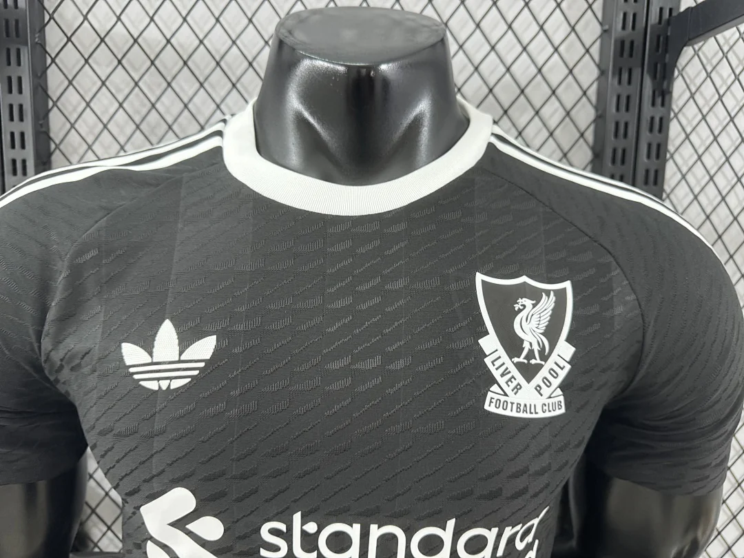 2425 Liverpool Goalkeeper S-2XL - view 3