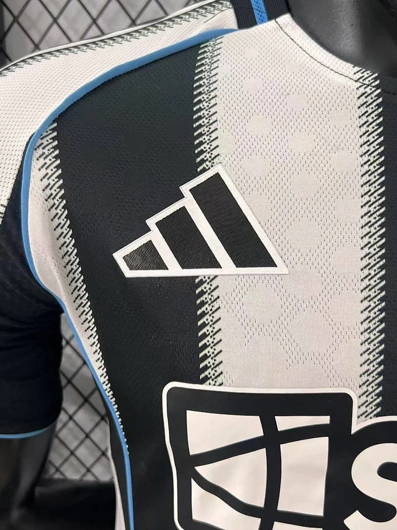 2526 Newcastle Home S-2XL - view 4