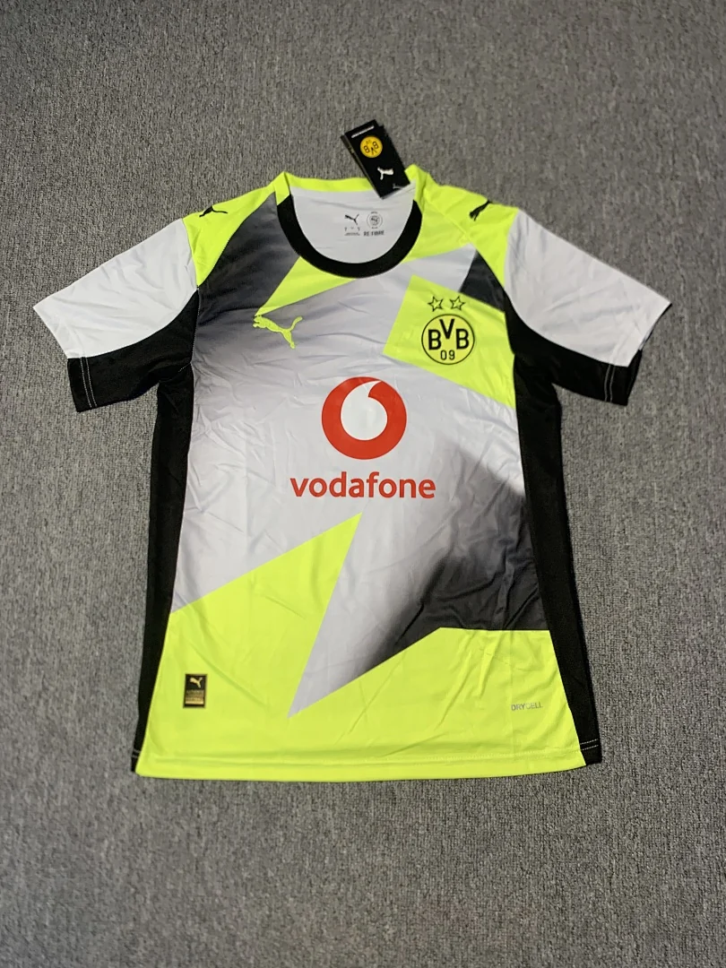 2526 Borussia Dortmund Away - view 1