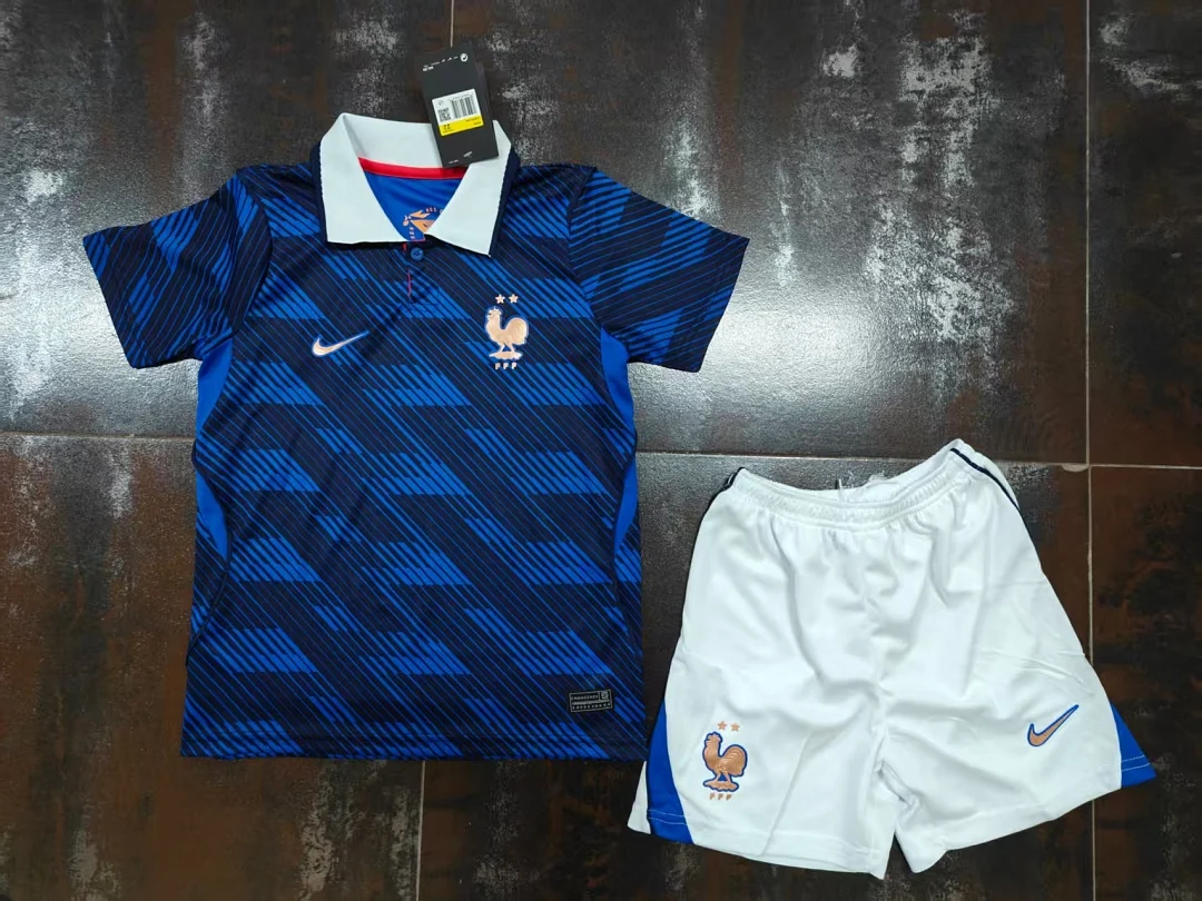 France Home - view 1