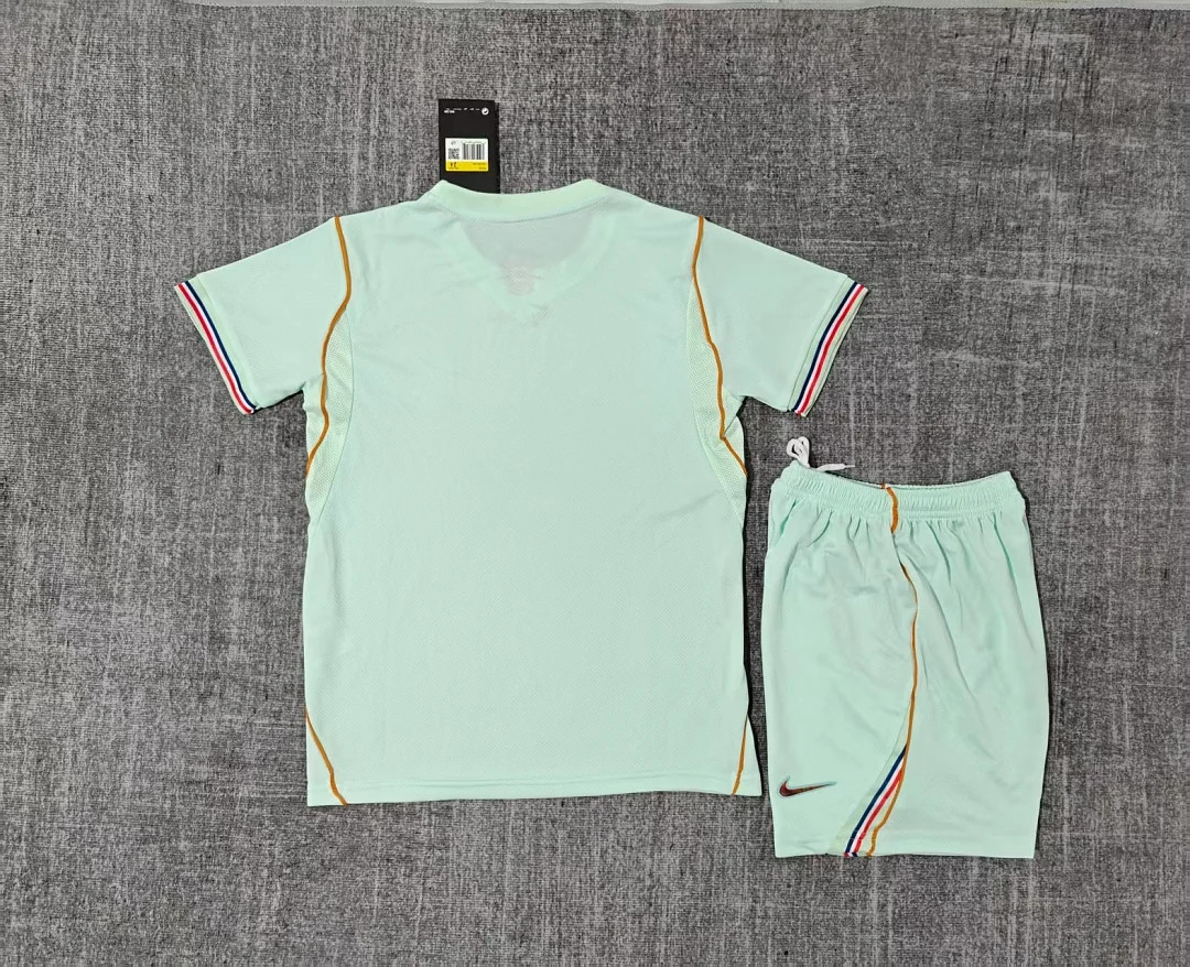 France Away - view 2
