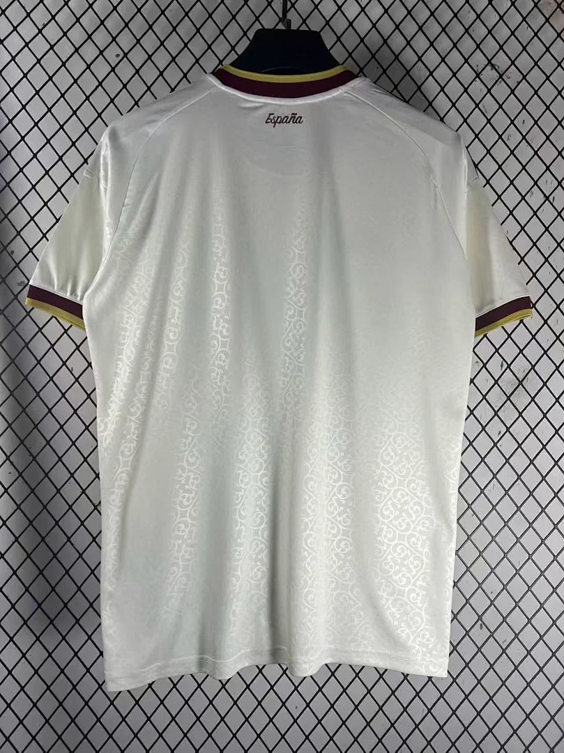 26-27 Spain Away - view 2