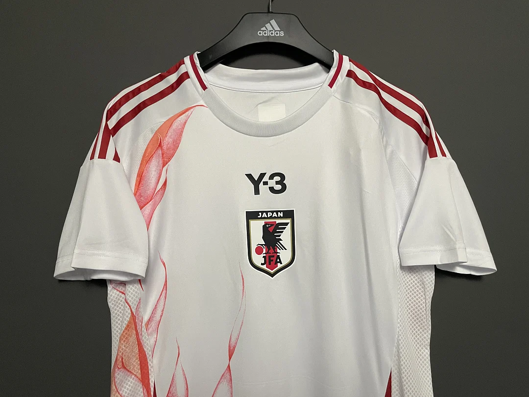 25 Japan Away White - view 4