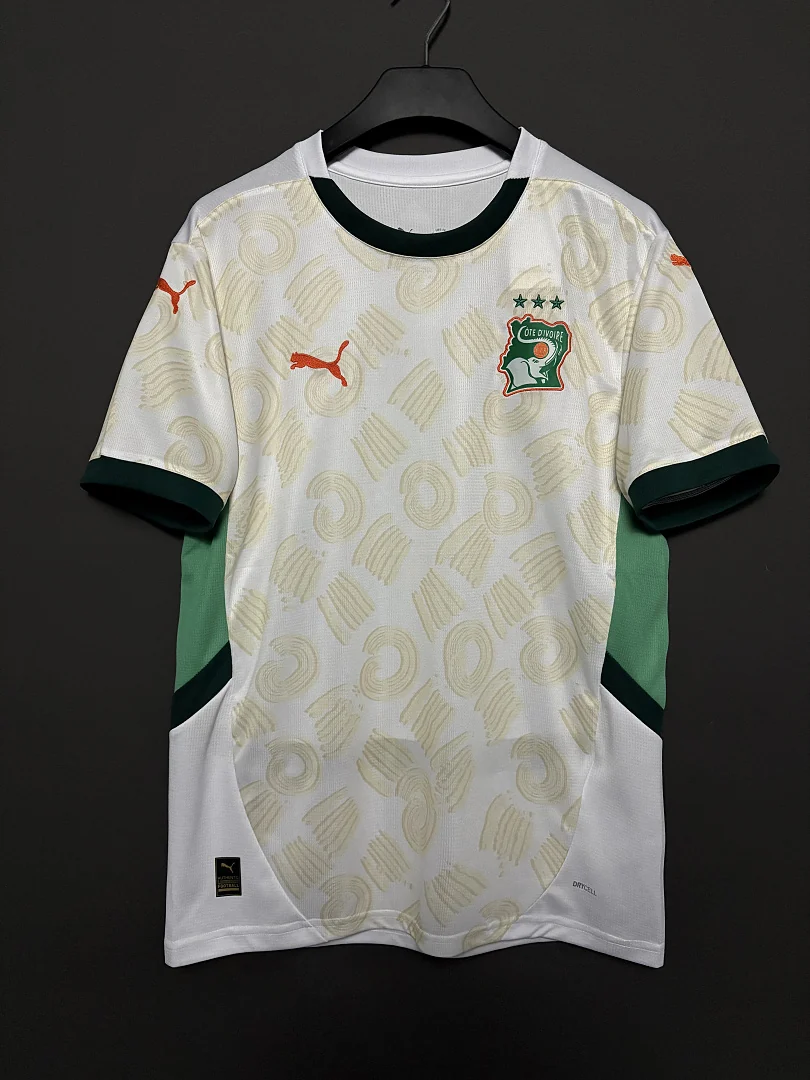 25 Ivory Coast Away - view 1