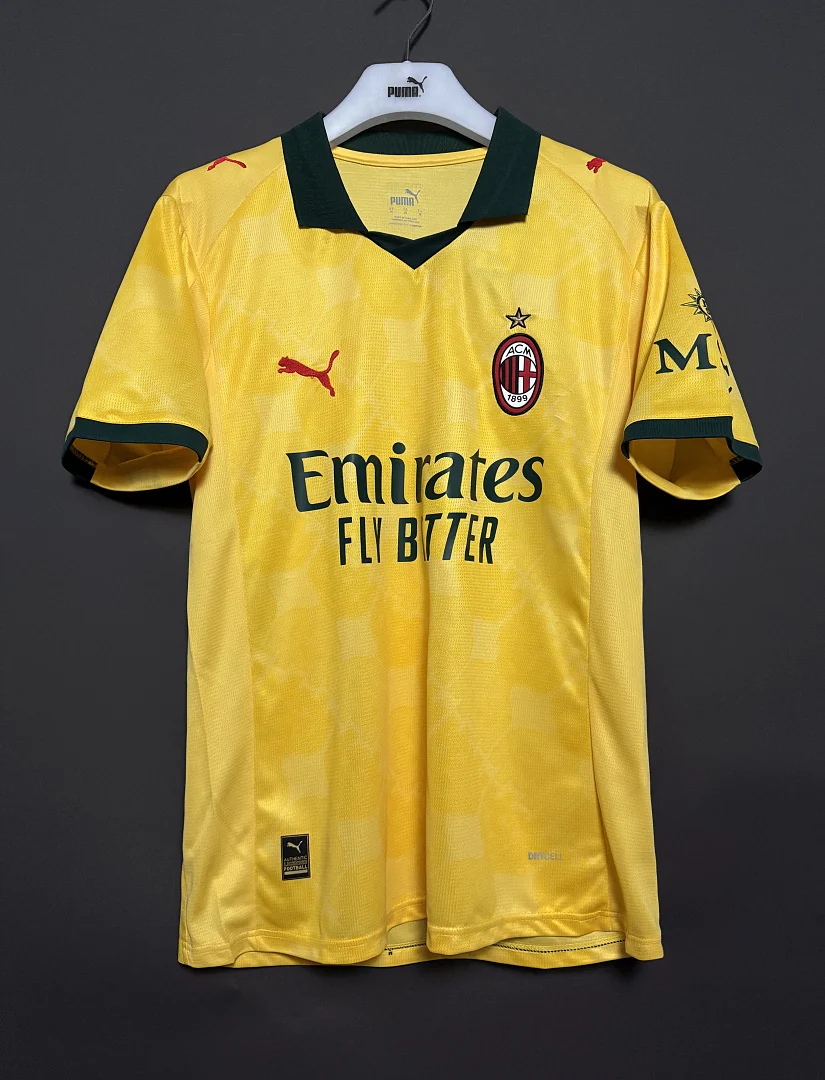 25-26 AC Away - view 1