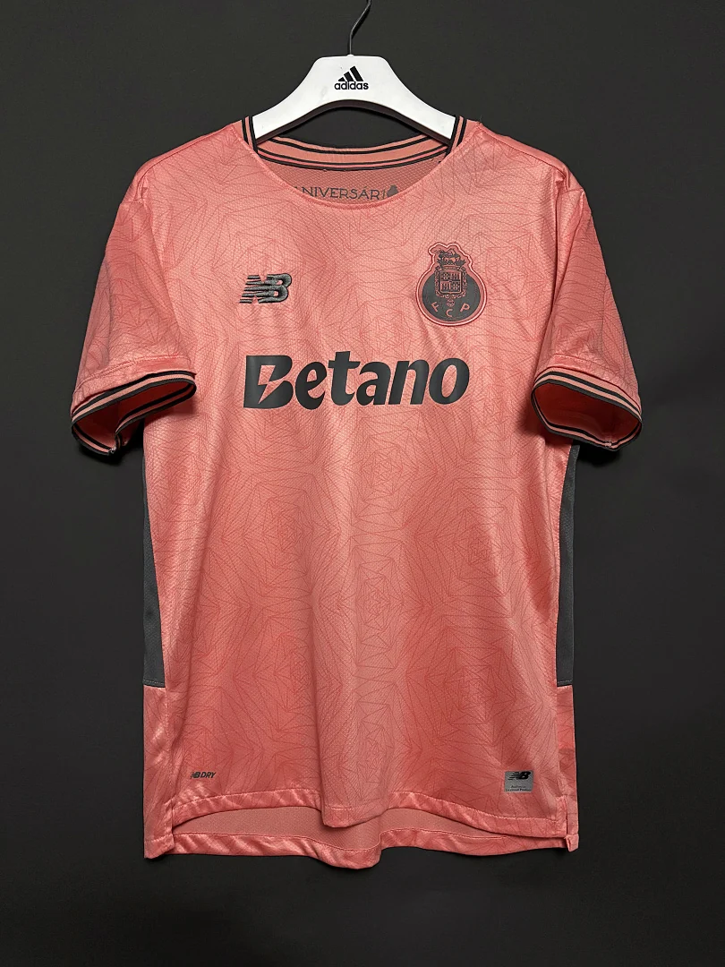 25-26 Porto Away - view 1