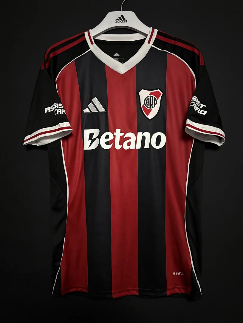 25-26 River Plate Away - view 1