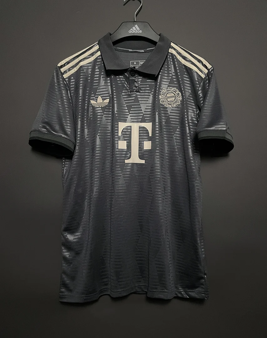 24 Bayern Special Edition Black - view 1