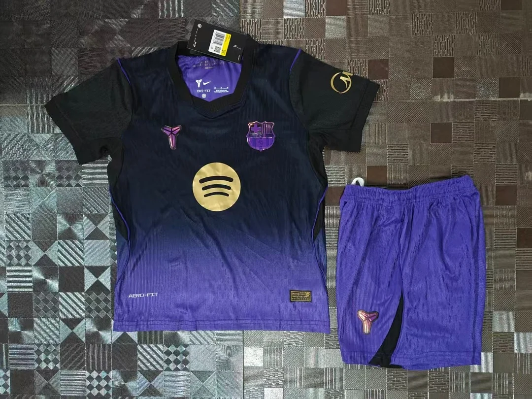 2627 Barcelona Away - view 1
